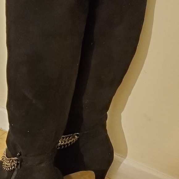 Boots - Picture 2 of 4
